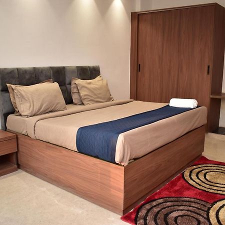 Qotel Hotel Signature Bnb-Ashok Vihar Nowe Delhi Zewnętrze zdjęcie